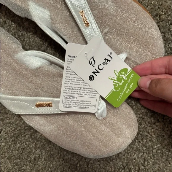 NWT Amazon (Brand Oncai) Women's White and Tan Sandals - Picture 4 of 5